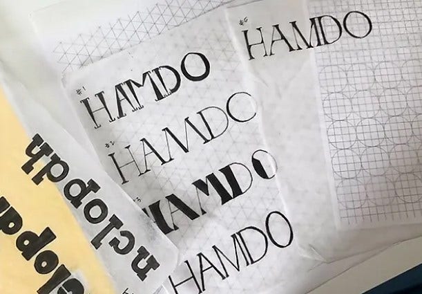 Lettering desenhado à mão