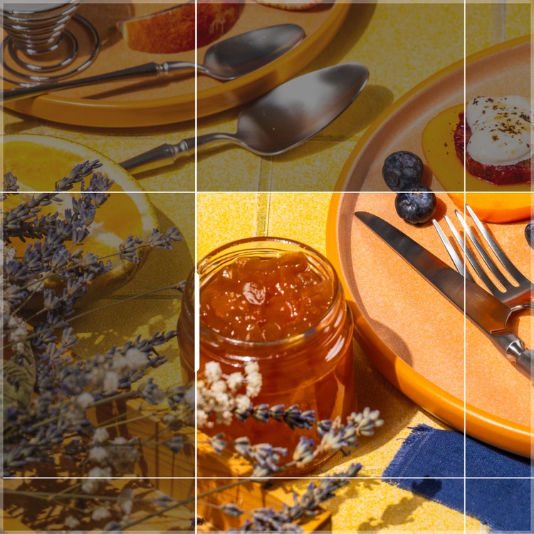 Uma foto de frutas e iogurte artisticamente dispostos é expandida perfeitamente no Firefly para mostrar mais itens na mesa.