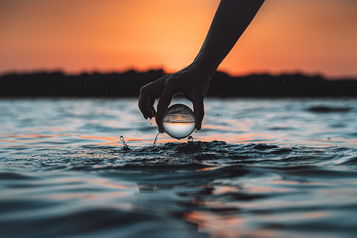 Lensball photography là một loại nhiếp ảnh đặc biệt, cho phép bạn tạo ra các hình ảnh độc đáo bằng cách sử dụng lensball. Bạn sẽ được thực hiện những bức ảnh tuyệt đẹp, đầy sáng tạo và gây ấn tượng mạnh mẽ. Hãy khám phá và trải nghiệm lensball photography để tìm kiếm những bức ảnh ấn tượng nhất bạn từng chụp!