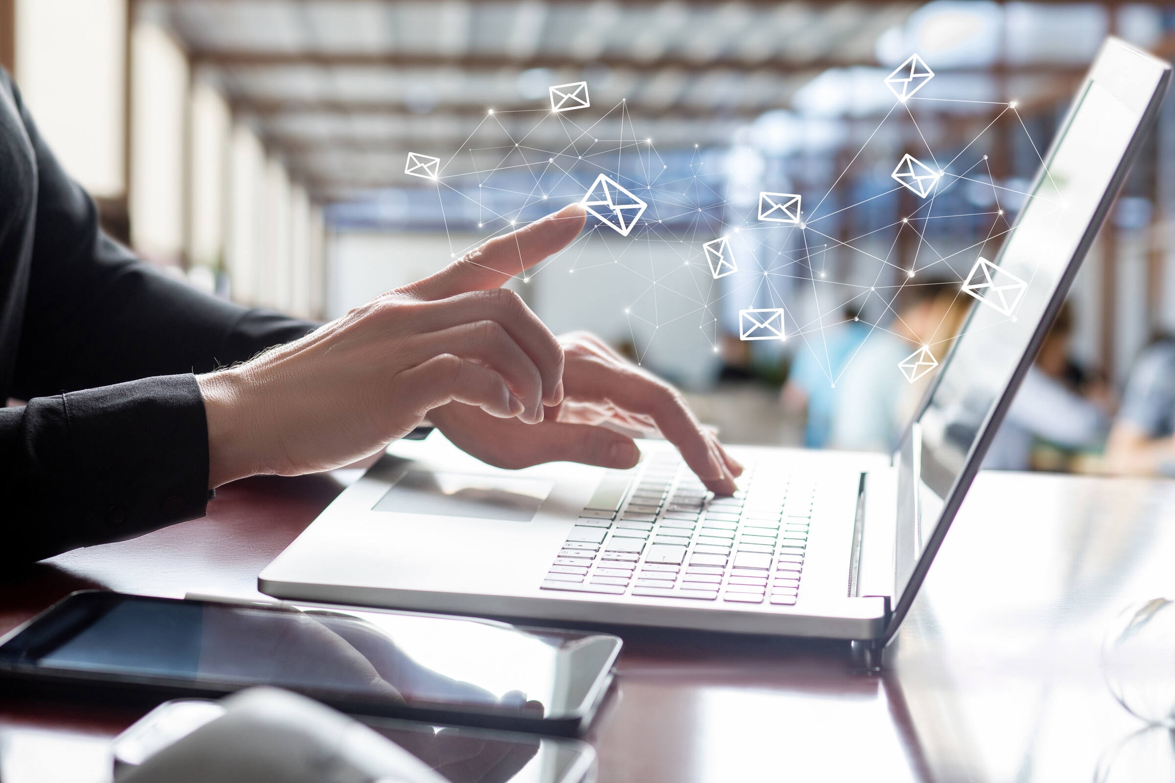 Envoi de candidatures sur l’ordinateur : comment faire une lettre de motivation