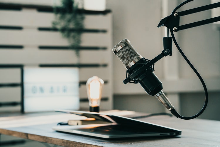 podcast erstellen mit mikrofon