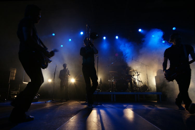 Band bei einem Konzert