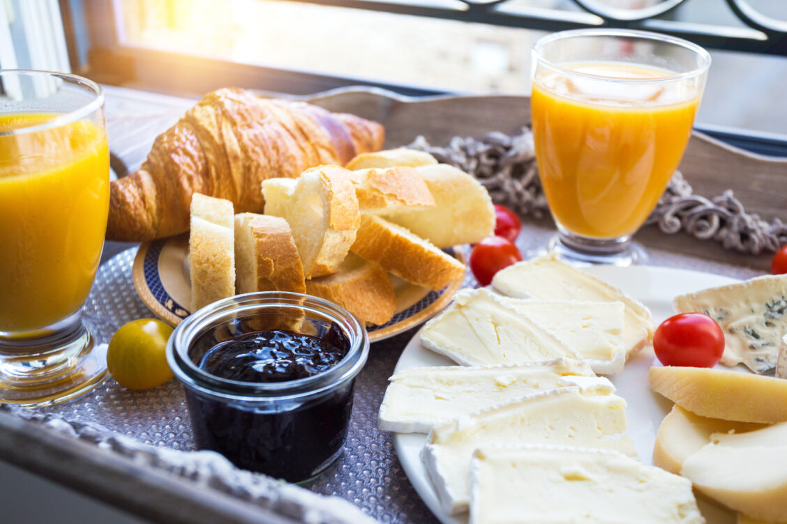 Einladung zum Frühstück gestalten: kreative Ideen &amp; Designs.