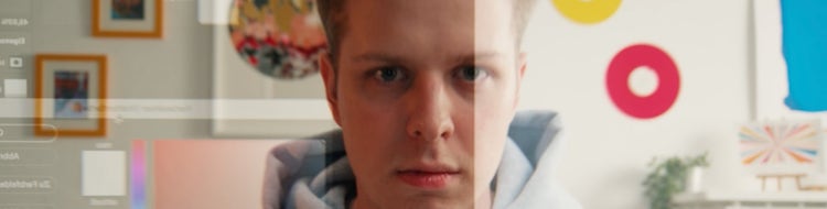 Künstler Tim Wingert nutzt Photoshop um ein Kunstwerk zu gestalten.