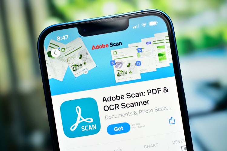 Interface de téléchargement de l'application Adobe Scan sur un téléphone portable