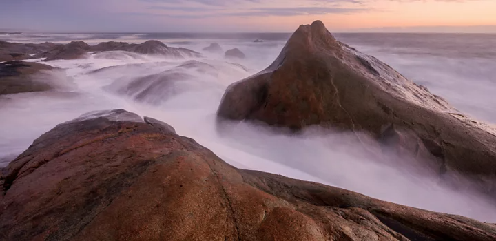 Bord d’océan au coucher du soleil