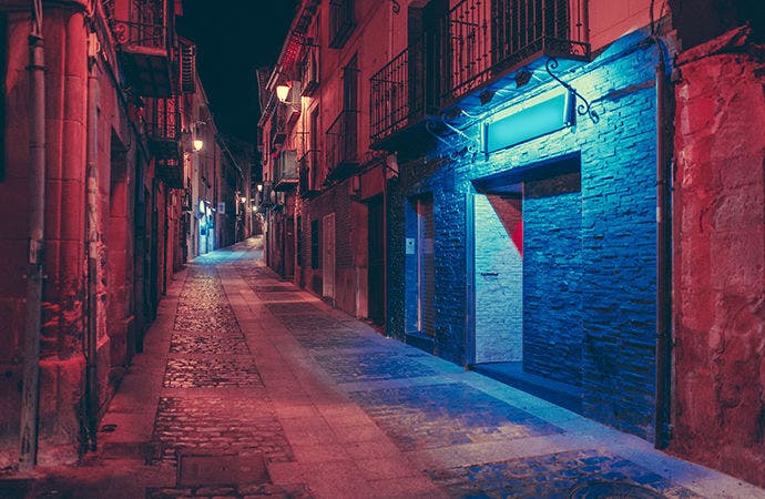 Plan de nuit d’une rue