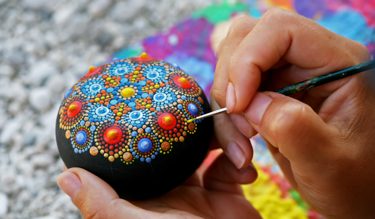 idées de peinture pour (re)découvrir le plaisir de peindre des pierres
