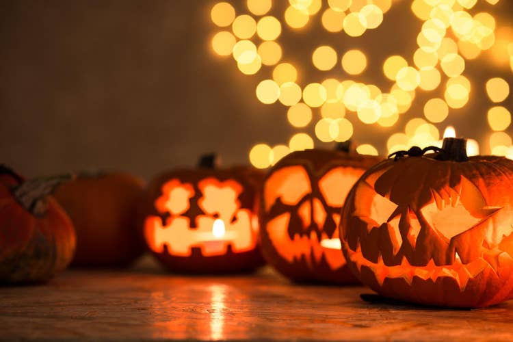 Organisez une fête d'Halloween mémorable | Adobe Express