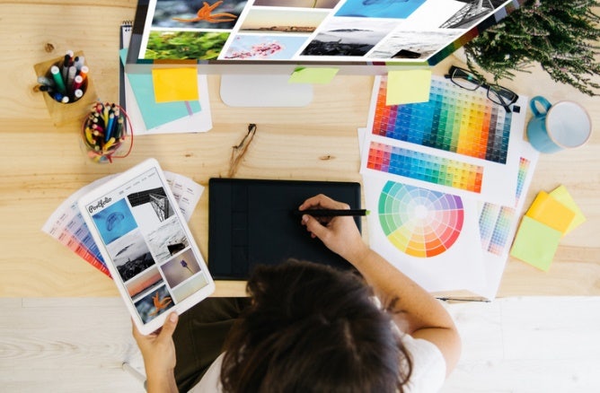 10 exemples de portfolio graphismes | Adobe Express