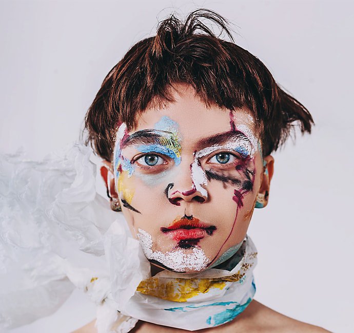 自撮りを上手く撮る方法 | Adobe