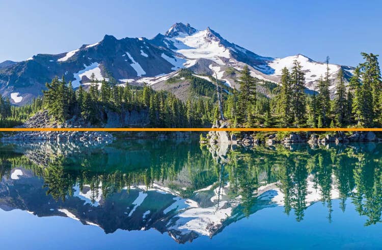 補助線付きの「シンメトリー構図」の例