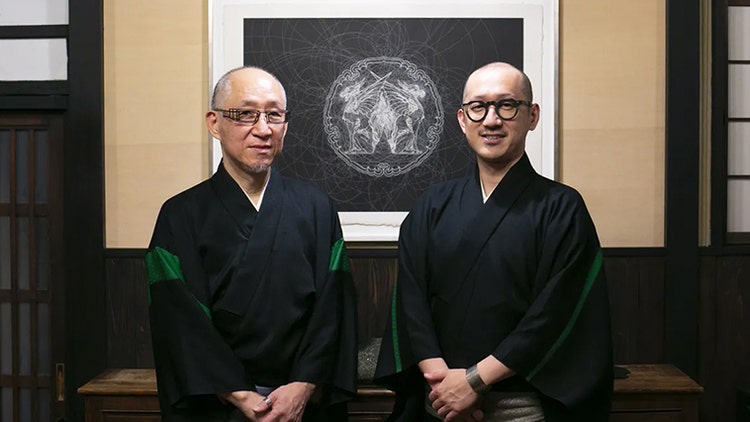 紋章上繪師・波戸場承龍さんと波戸場耀次さん