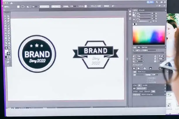 https://www.adobe.com/jp/creativecloud/roc/blog/design/how-to-make-logo.html#_blank | Adobe Illustrator ロゴ