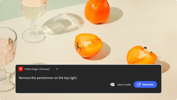 クリーム色のテーブルの上に水のグラスと複数のオレンジ色の柿が置かれている。FireflyのAIフォトエディターを使用して右上の柿を削除するためのテキストプロンプトが表示されている