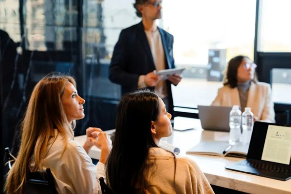 프레젠테이션을 돋보이게 하는 방법: 효과적인 PPT PDF 변환하기