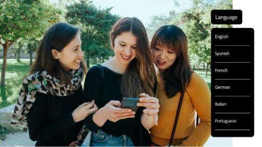 ثلاثة مسافرون مجتمعون حول هاتف ذكي يستخدمون مترجم صوت، مع ظهور قائمة تحديد لغة إلى الجانب لاختيار كيفية ترجمة الصوت بشكل فوري.