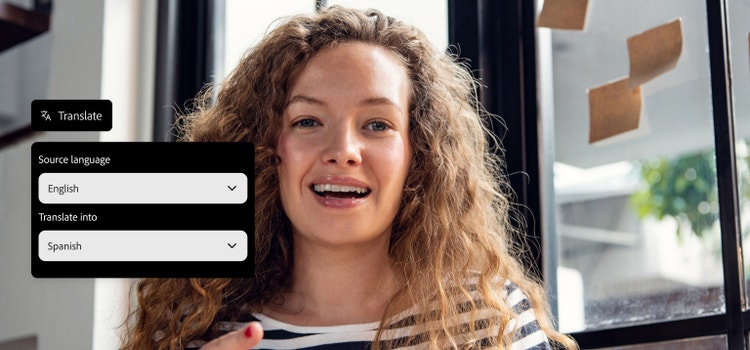 Een vrouw spreekt in de camera, met een overlay van de AI-vertaaltool die is ingesteld om Engels naar Spaans te vertalen.
