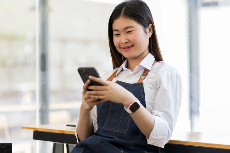 What is SMS marketing and how to use it? | Adobe Express