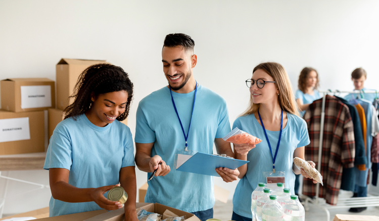 How to talk about volunteering on your CV: Tips and examples
