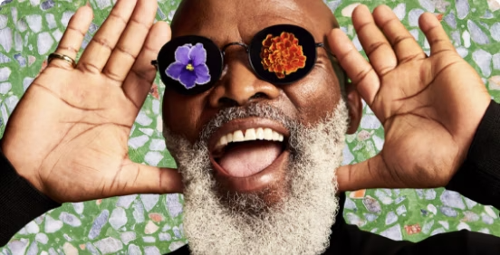 Tạo tác phẩm nghệ thuật bằng nhiều hình ảnh